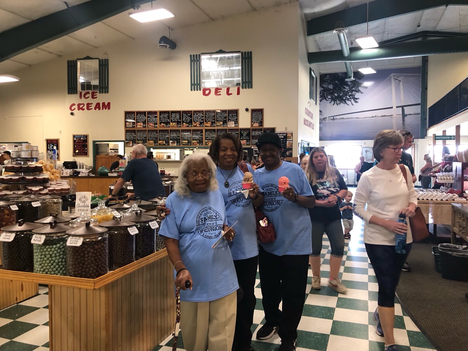 Steward family members in reunion t-shirts enjoying ice cream at Country Mercantile